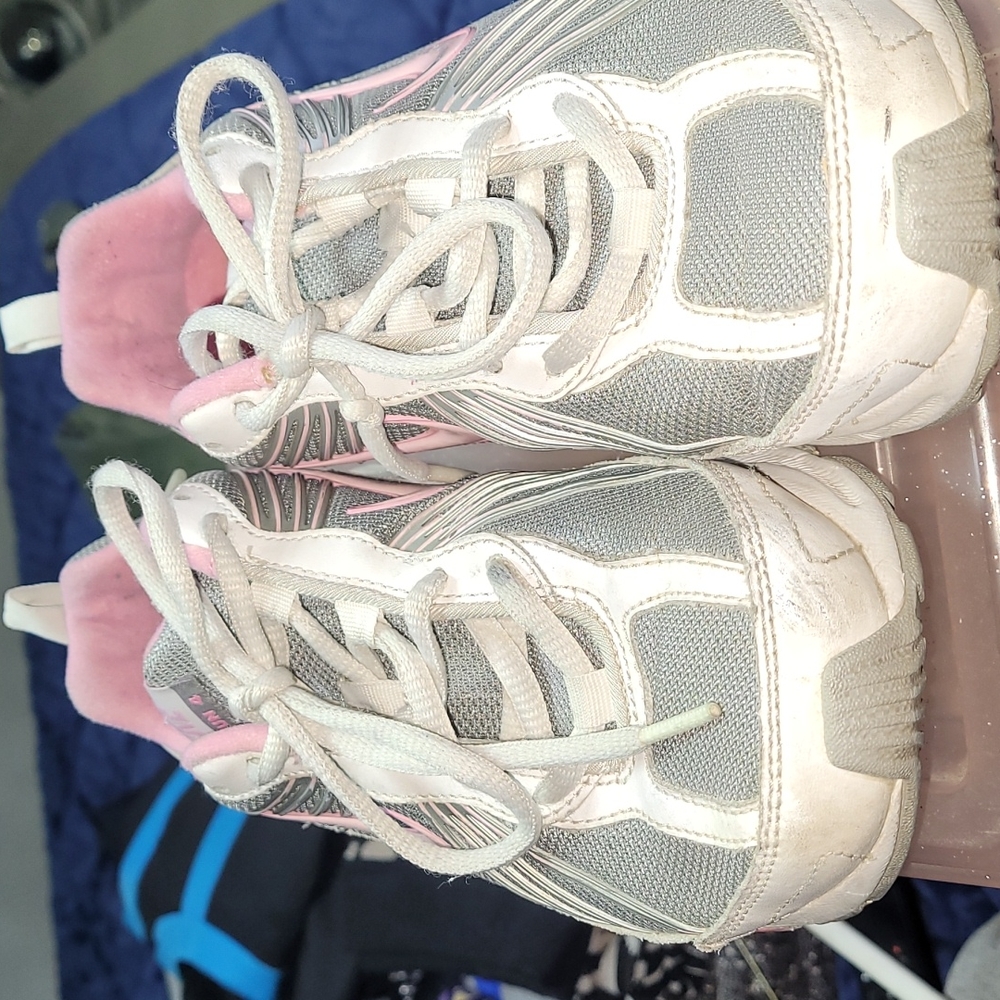 Nike tennis shoes